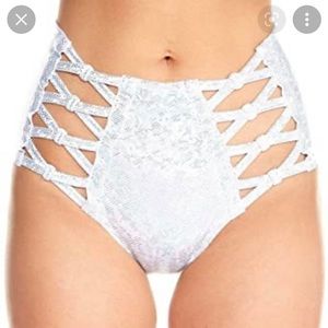 ISO these IHR bottoms!